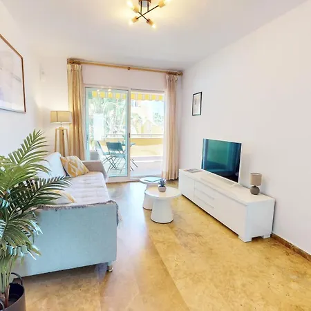 Girasol By Family Homes *